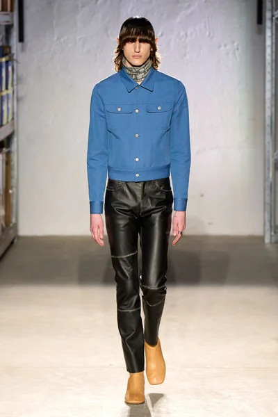 Look 4
